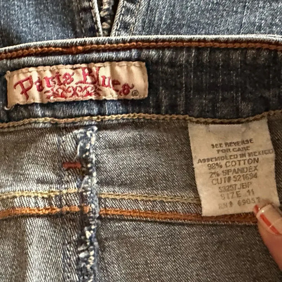 Paris Blues jean skirt with back slit.  Size 11 - Picture 5 of 6